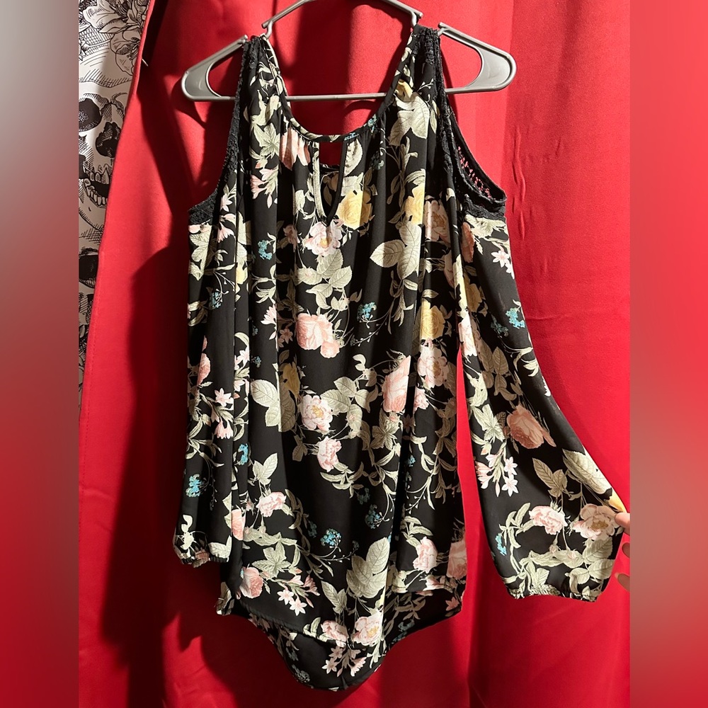 Floral print cold shoulder tunic